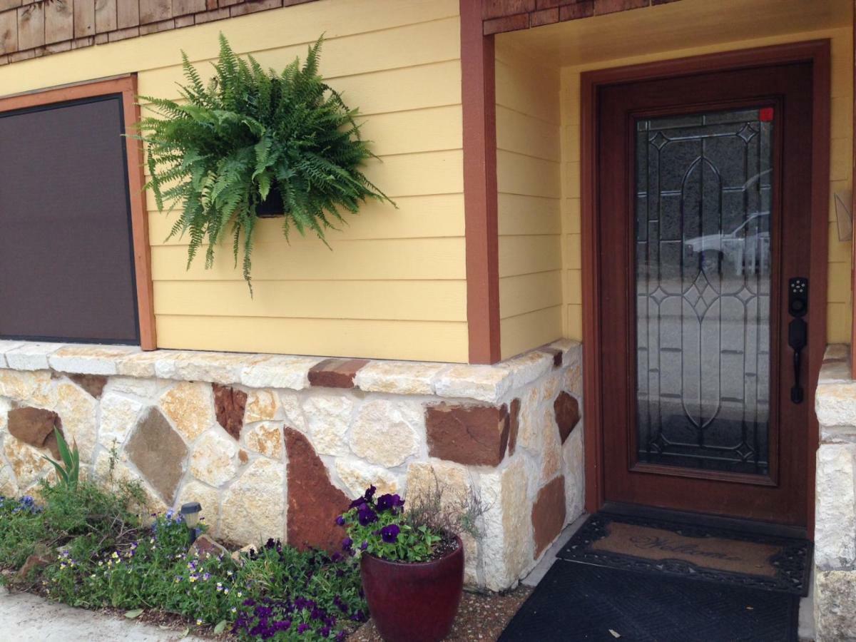 Square Inn Wimberley Buitenkant foto