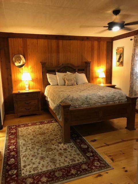 Square Inn Wimberley Buitenkant foto